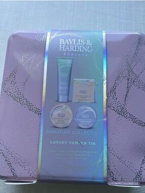 Baylis & Harding Luxury Pamper Tin Jojoba Vanilla 4 Piece Bath Gift Set NIB⁠